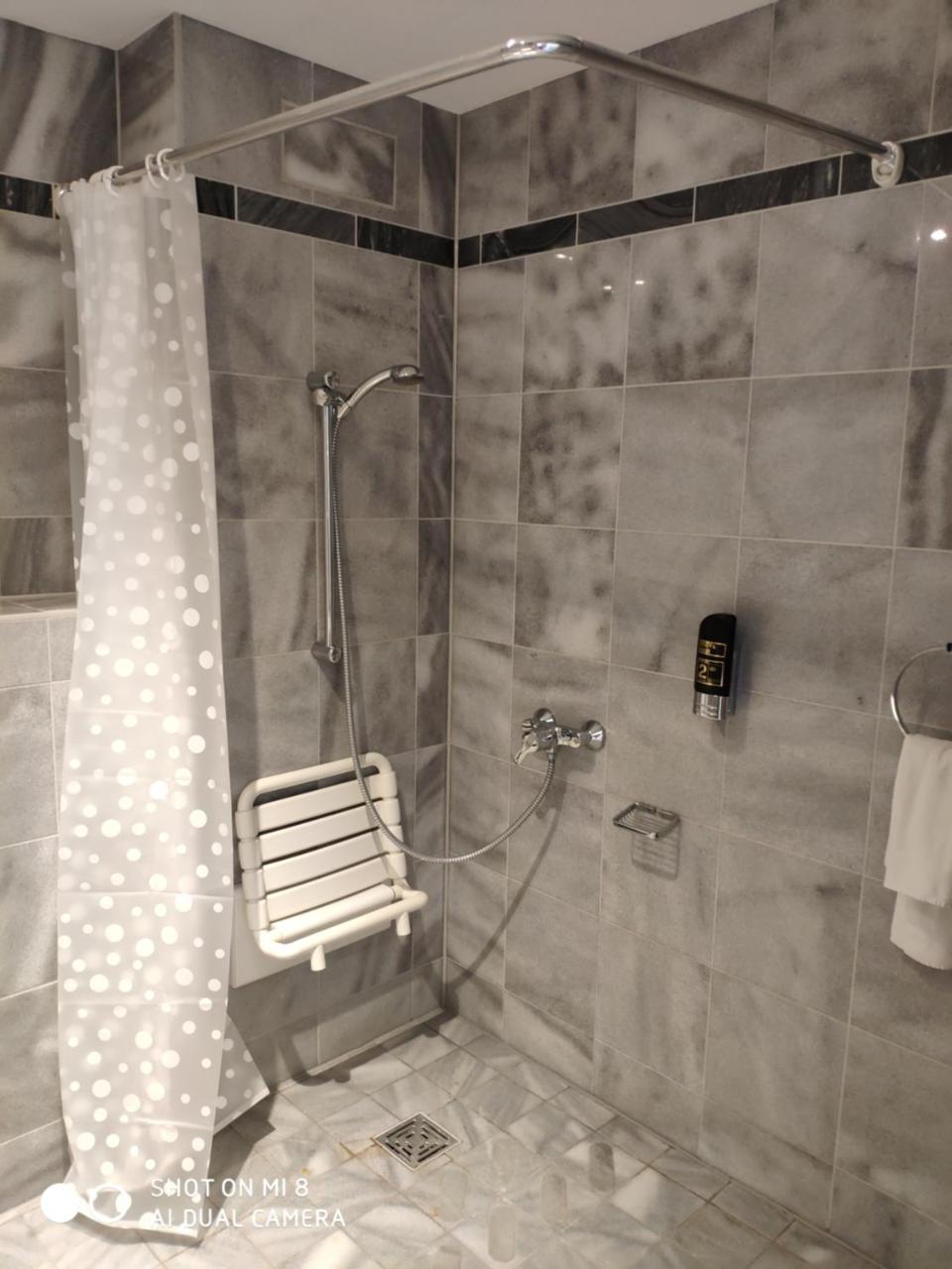 Seehotel Luisenhof ファルケンハーゲン  エクステリア 写真